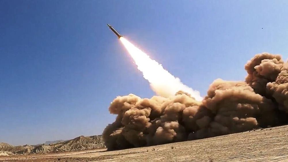 L'Iran présente de nouveaux missiles face aux États-Unis