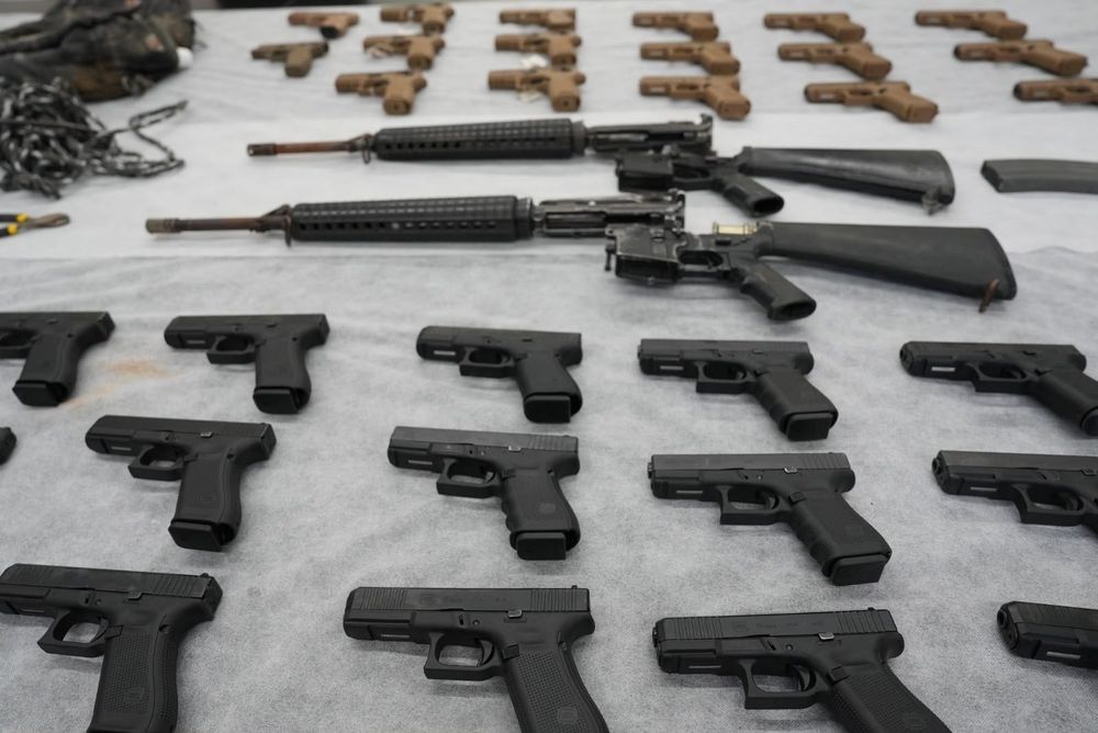 34 pistolets et deux fusils M-16 saisis à la frontière jordanienne