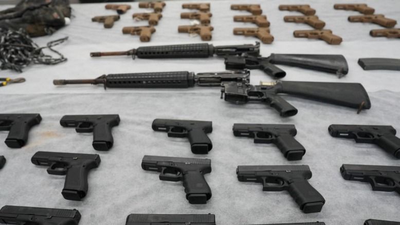 Contrebande massive à la frontière de la Jordanie : des dizaines d'armes saisies en route vers Jéricho