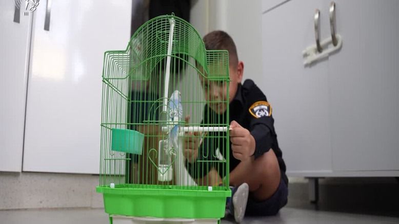 A survécu à une tentative de meurtre à Beit Shemesh : Ray, 5 ans, est devenu policier pour un jour