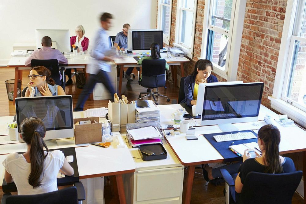 Le paradoxe de l'IA. Tout le monde travaille mieux, alors pourquoi les entreprises ne gagnent-elles pas plus?